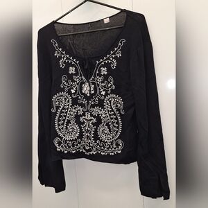 Black Embroidered Women's Top Size Medium